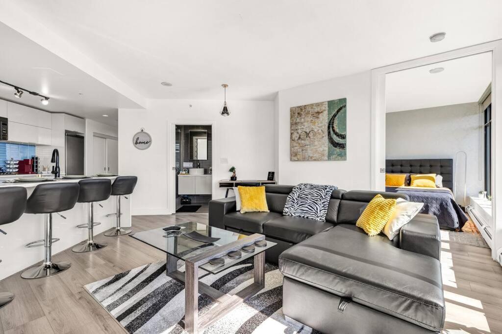Central Luxury Apartment With Best City Views! Vancouver Exteriör bild