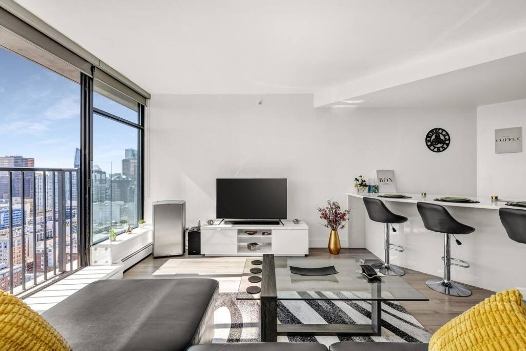 Central Luxury Apartment With Best City Views! Vancouver Exteriör bild