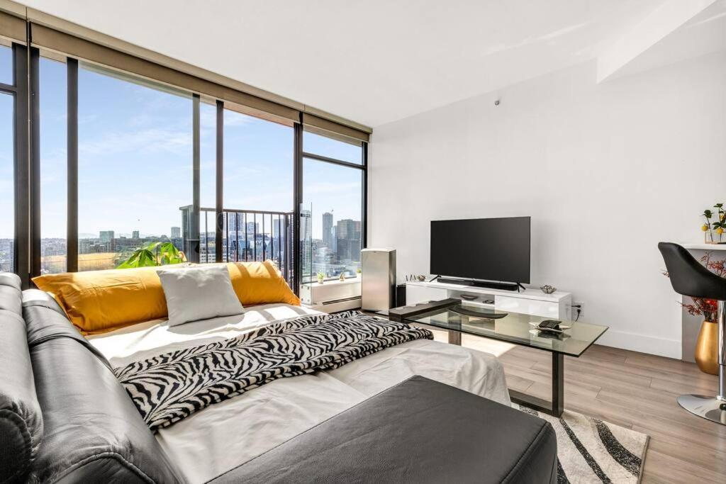Central Luxury Apartment With Best City Views! Vancouver Exteriör bild